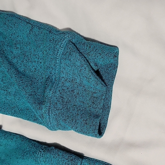 Diadora pullover with front pocket NWOT - Picture 3 of 3